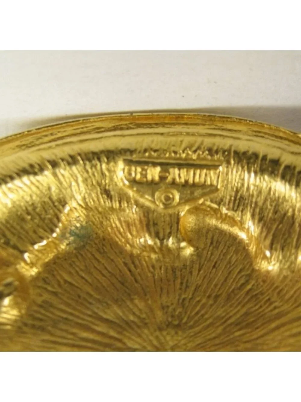 Ben Amun Gold Tone Lion Crest Enamel Stick Pin Vintage 1980s